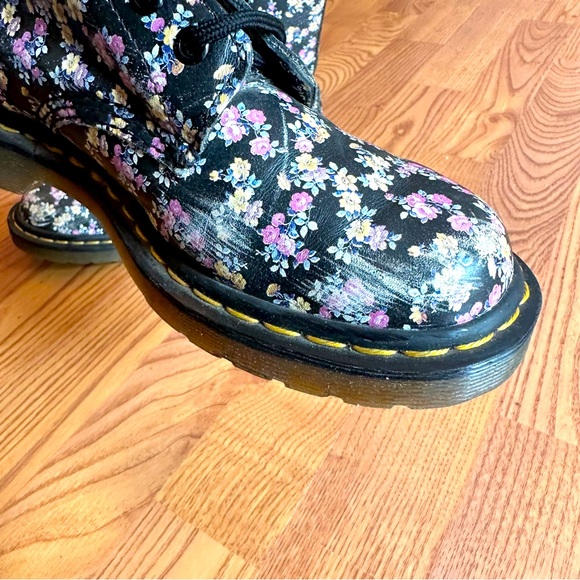 SOLD - DO NOT PURCHASE - Dr. Martens Boots - Picture 3 of 6